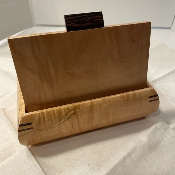 Elegant Wooden Jewelry Organizer - Picture 4 of 7